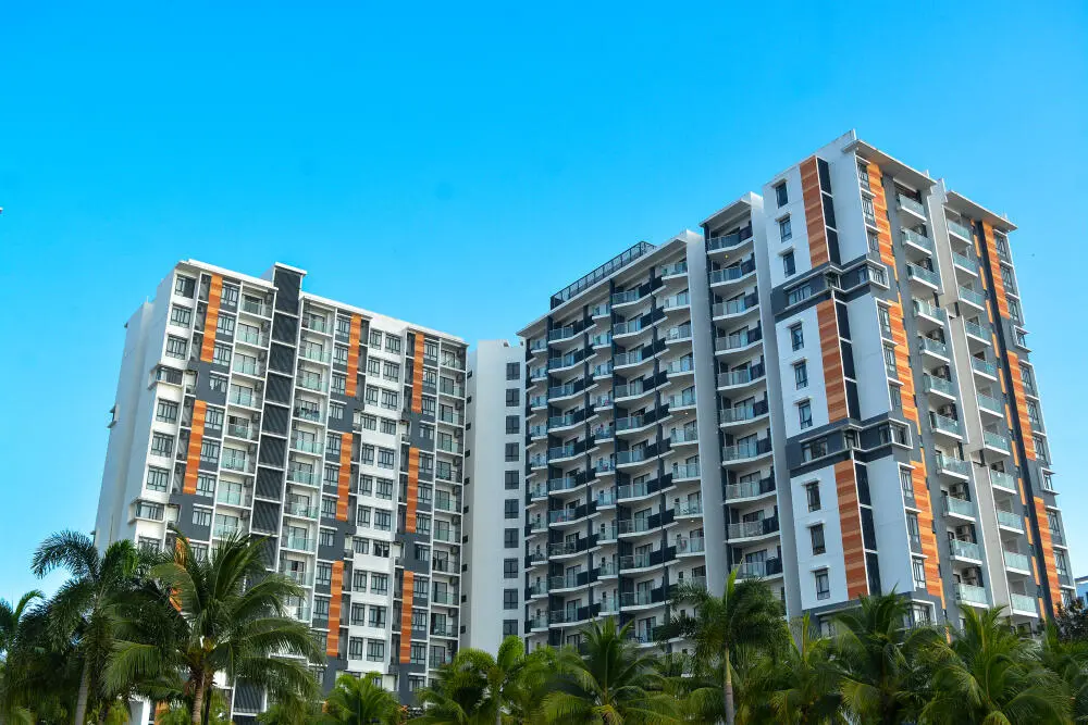 Pragas Urbanas em Condomínios: Por que a Ação do Síndico Faz Toda a Diferença